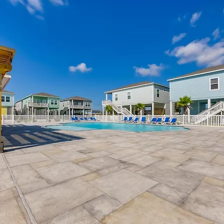Rockport Home With Community Pool Access And Bay View!